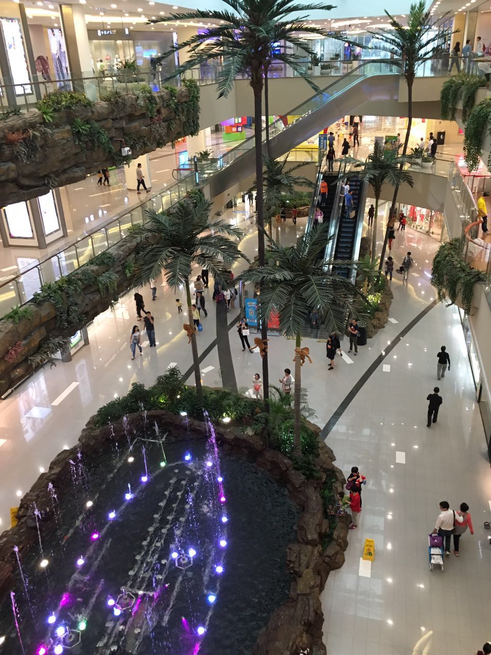 尊龙凯时(中国)人生就是搏!仿真树之上海世博会商场假山椰子树工程
